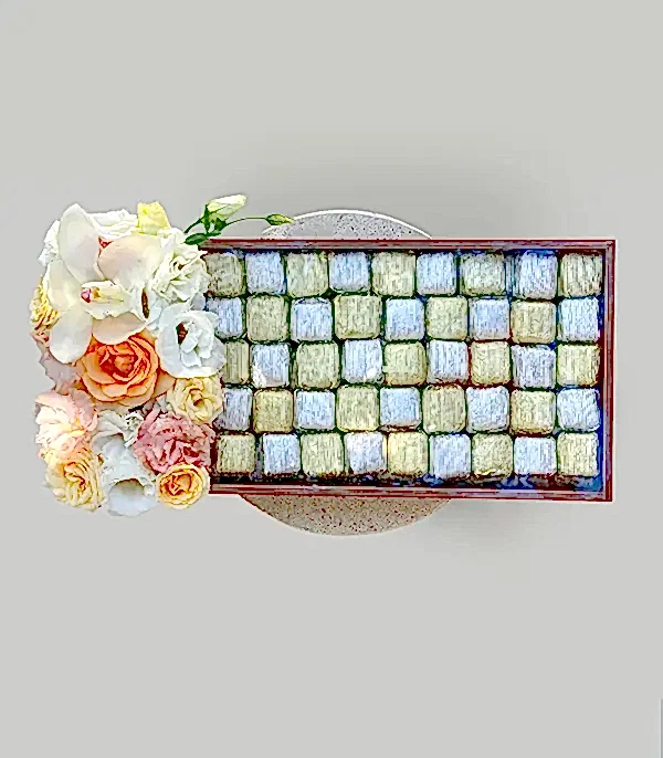 Somon Royal Deluxe Deri Tepside 90Lı Çikolata Tepsisi