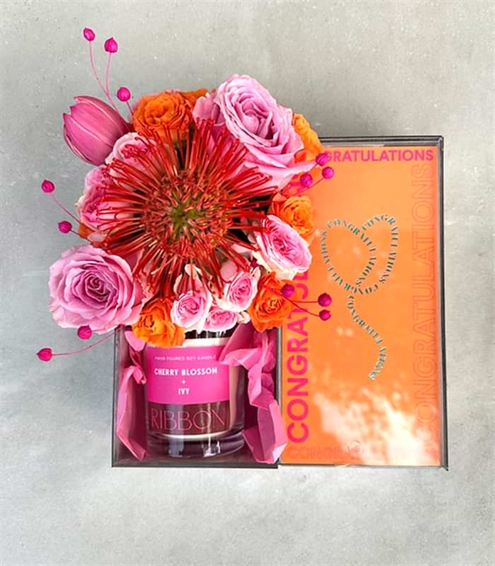 Tebrikler Turuncu Pembe Mum Çikolata Çiçek Hediye Kutusu