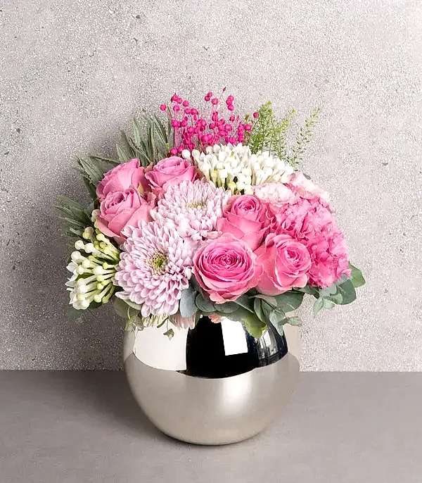 Top Vazoda Pembe Çiçek Aranjmanı