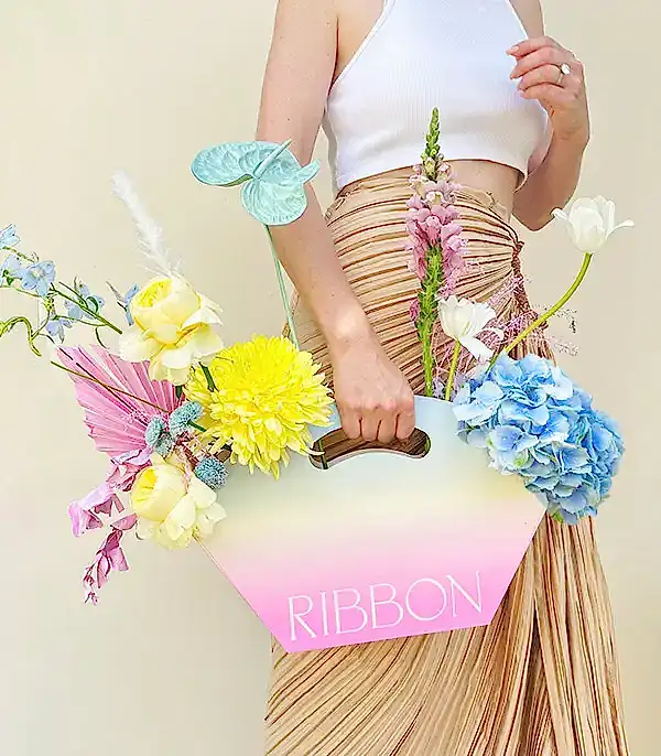 Vanilla Sky Vuvuzela Gül Mavi Ortanca Çantada Çiçek