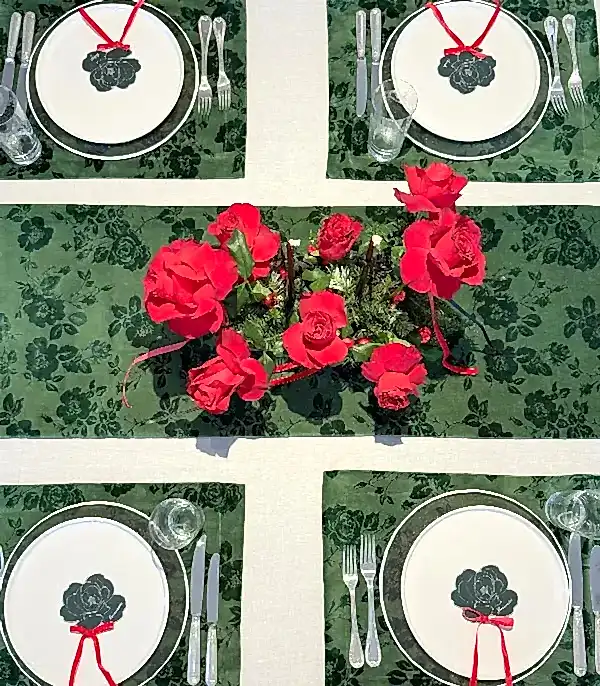 Yılbaşı Kırmızı Gül Mumlu Masa Çiçeği 6Lı Runner ve Amerikan Servis Seti